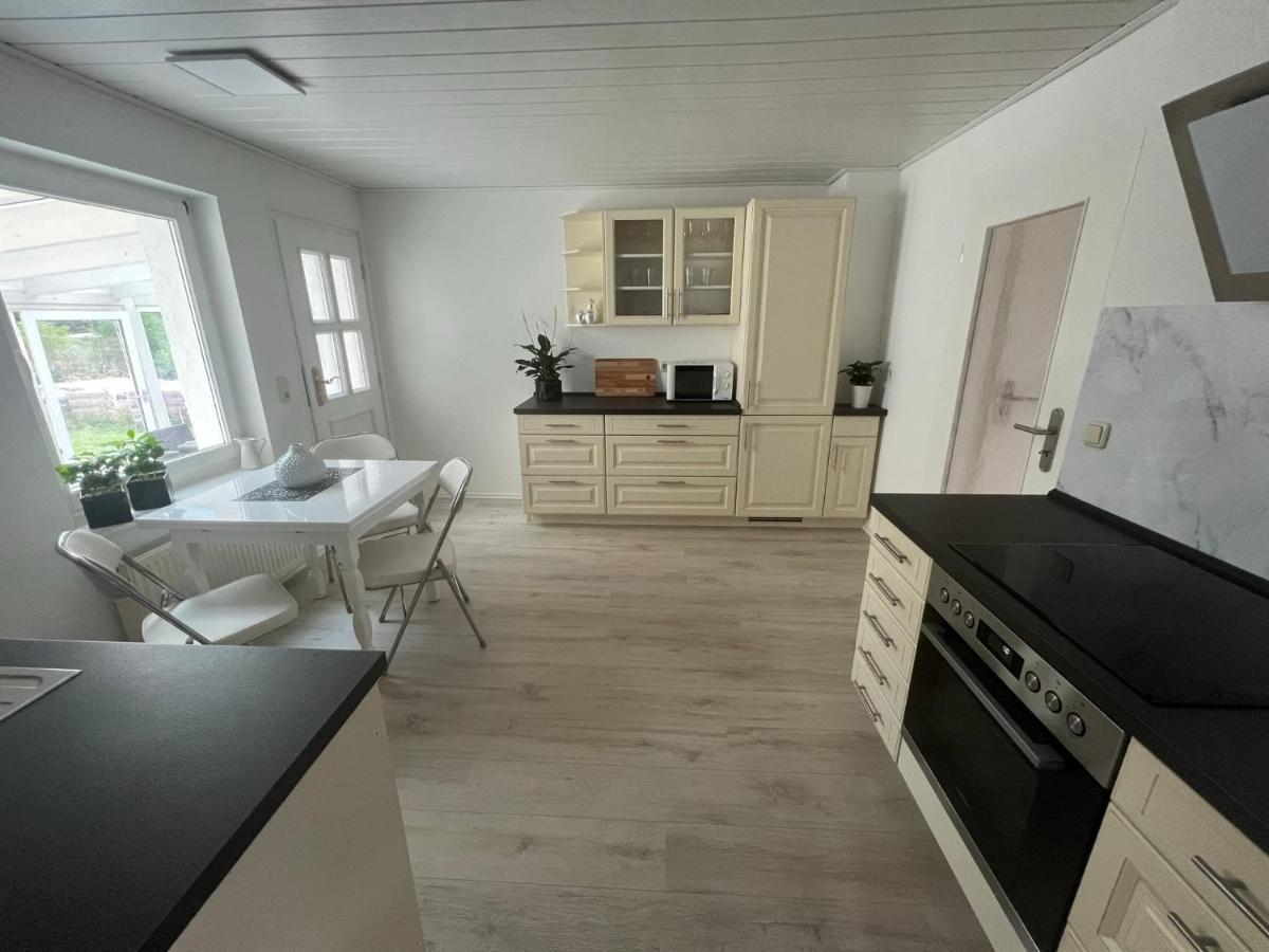 Familienfreundliche Ferienwohnung Mit Wintergarten Badow エクステリア 写真