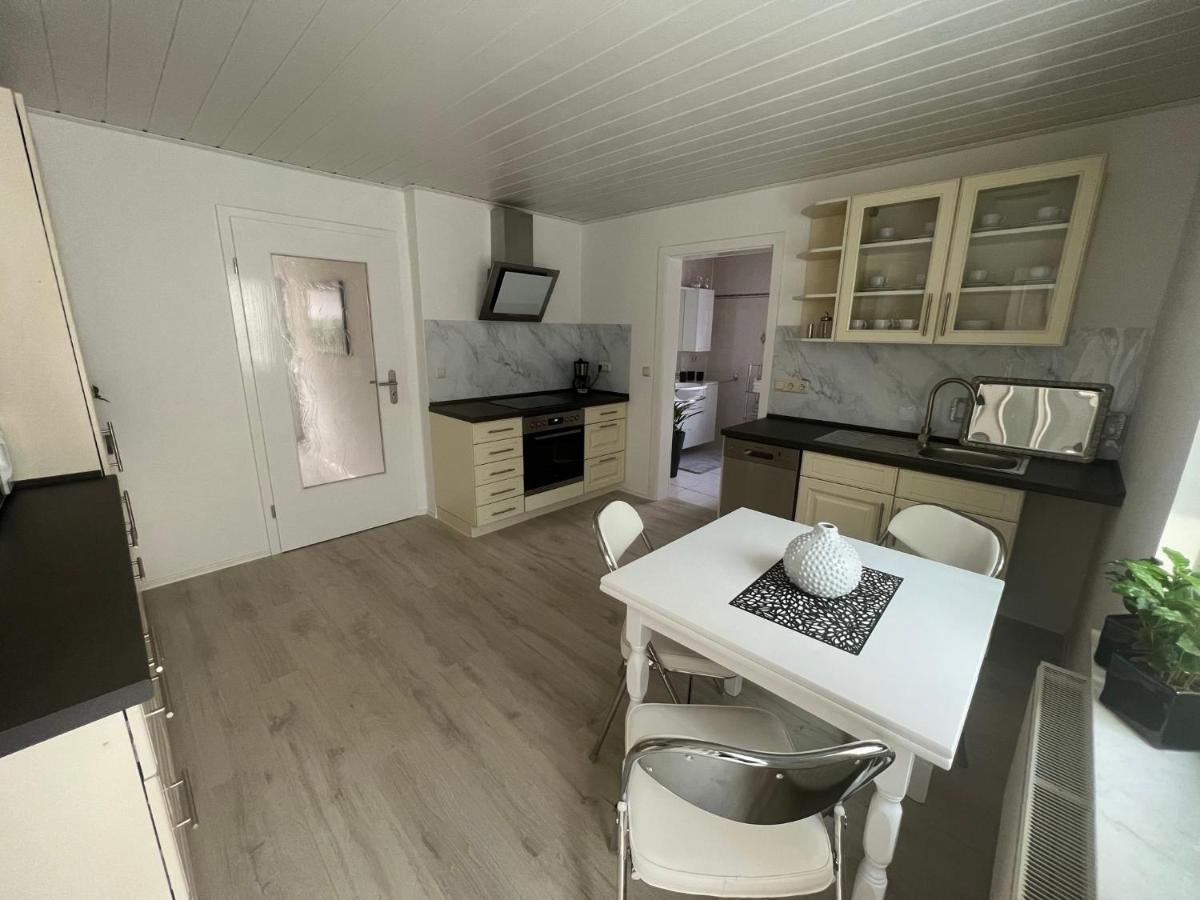 Familienfreundliche Ferienwohnung Mit Wintergarten Badow エクステリア 写真